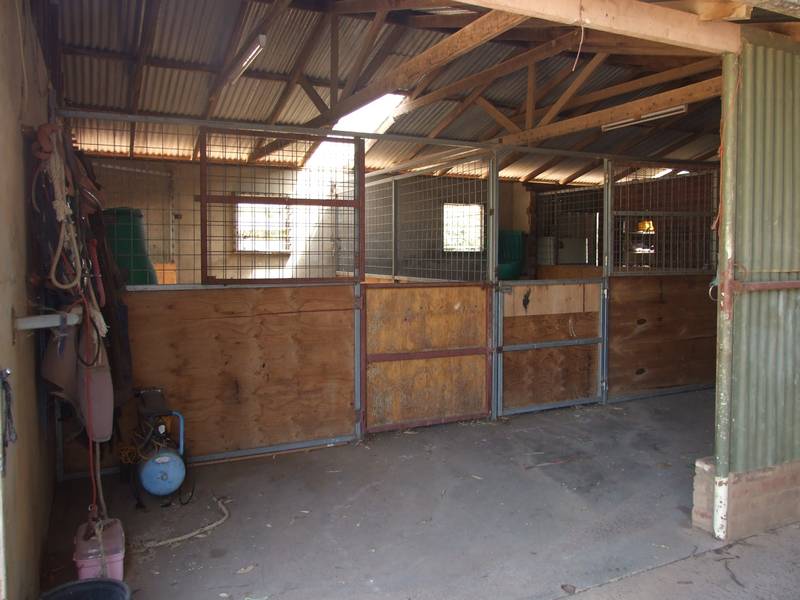 Outstanding Horse or Lifestyle Property - 21acres(approx) Picture 3