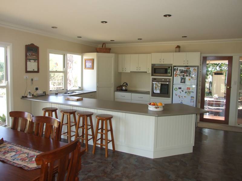 Outstanding Horse or Lifestyle Property - 21acres(approx) Picture 2