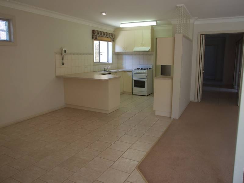 LUXURY GOLF COURSE LIVING Picture 2