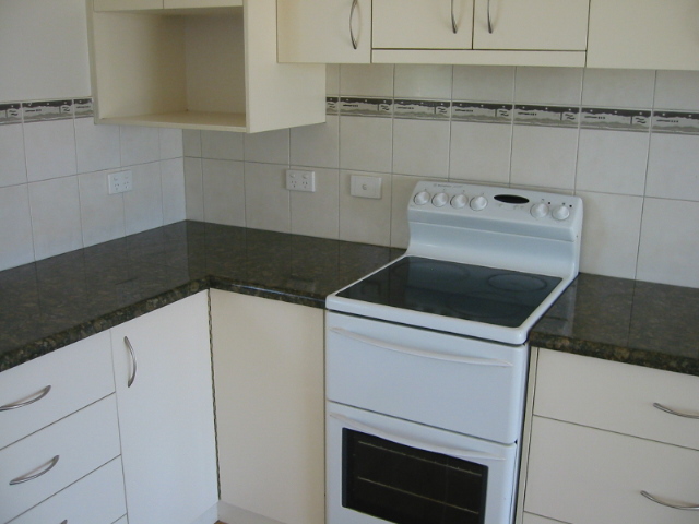 Modern Living - Country Setting Picture 2