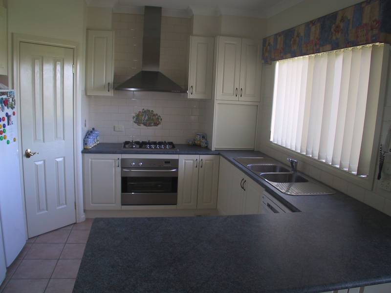 Family Living on 1 acre Picture 3