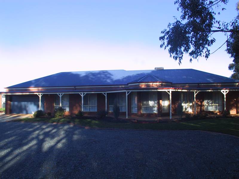 Family Living on 1 acre Picture 1