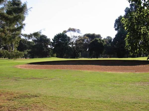IMAGE GOLF COURSE FRONTAGE Picture 1