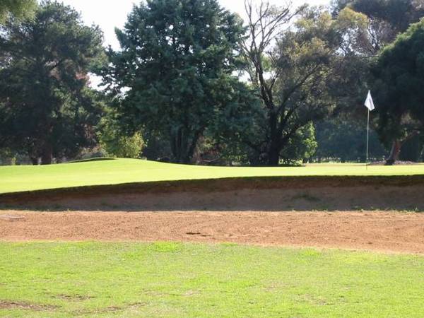 IMAGE GOLF COURSE FRONTAGE Picture 3