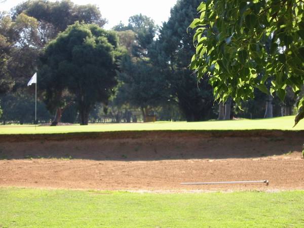 IMAGE GOLF COURSE FRONTAGE Picture 2