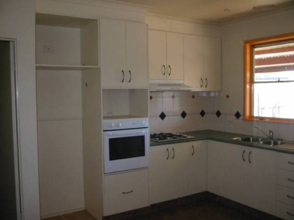 FRESH & MODERN!!! Picture 2