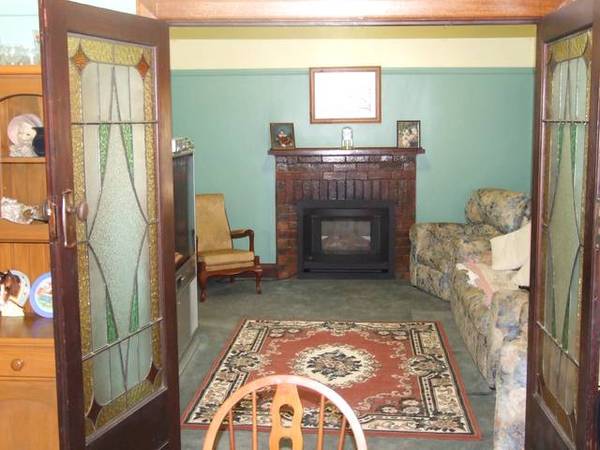 Classic Californian Bungalow Opposite Goulburn River Picture 2