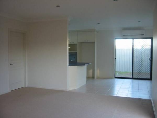 Modern Townhouse Picture 3