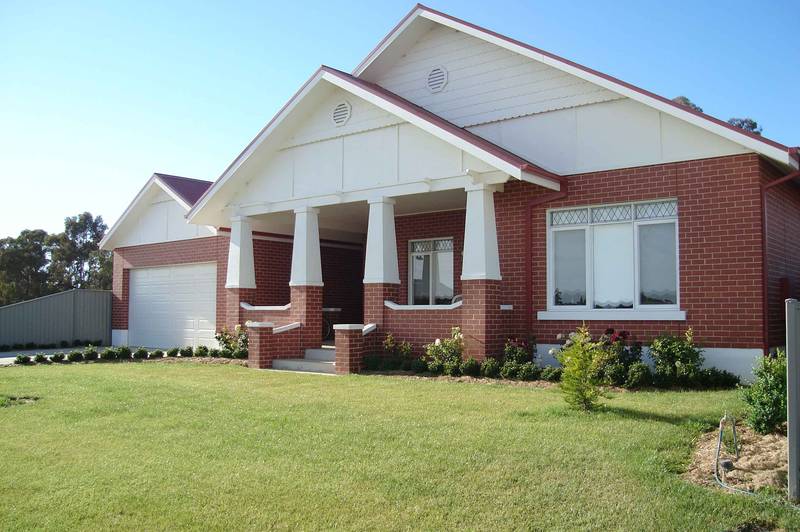 EXQUISITE GOLF COURSE HOME Picture 1