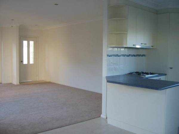 INVEST OR OCCUPY NEAR HOSPITAL Picture 2