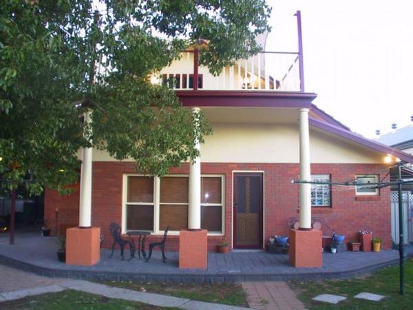 RARE EDWARDIAN CHARM Picture 2