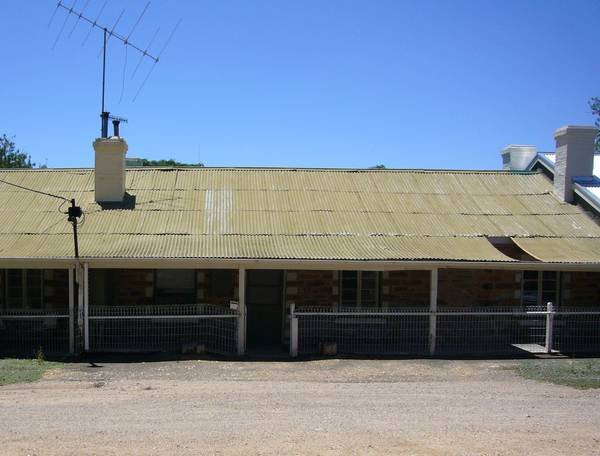 2 Bedroom Unit in Burra Picture 1