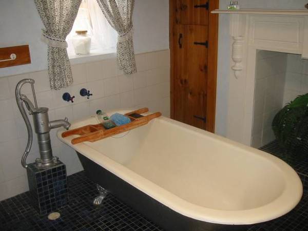 HISTORIC MISS MABEL COTTAGE Picture 1