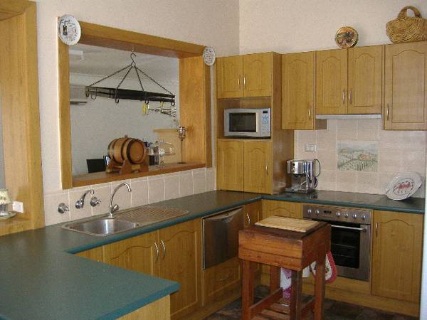 Peaceful Family home 15 minutes from Clare Picture 2