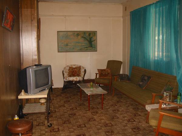 RENOVATORS DELIGHT - Affordable country home Picture 3