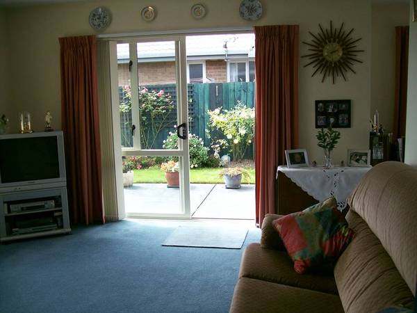 Very Desirable As New. Picture 2