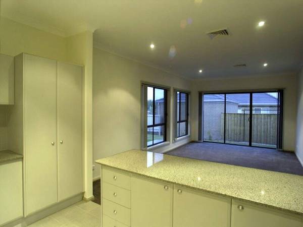 AS NEW STILL UNDER WARRANTY Picture 2