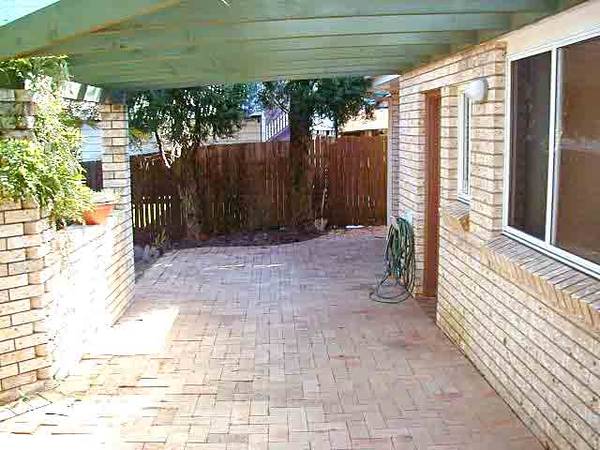 BEAUTIFUL FAMILY HOME Picture 1