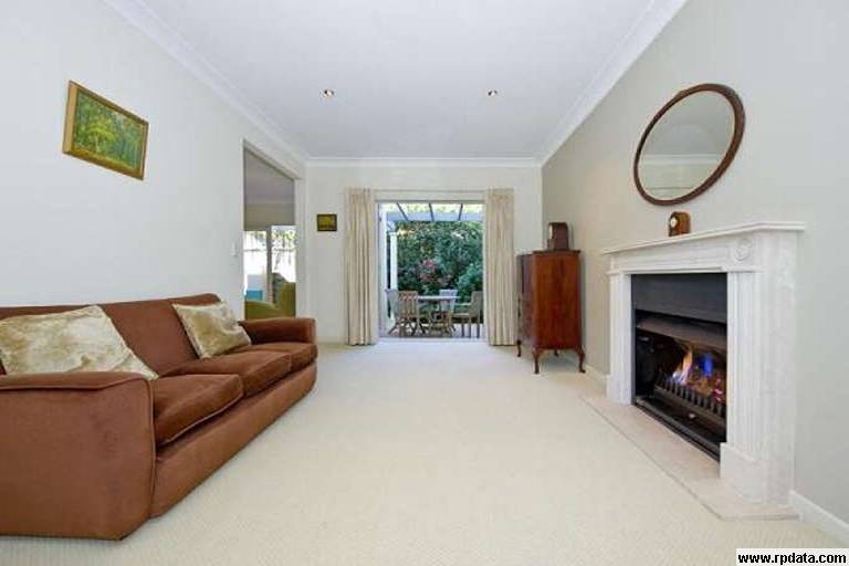 <center><font size=3><i>Transcendent</i> Townhouse</center></font size> Picture <center><font size=3><i>Transcendent</i> Townhouse</center></font size> Picture