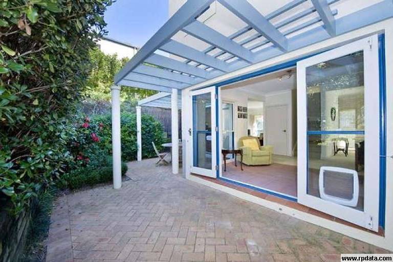 <center><font size=3><i>Transcendent</i> Townhouse</center></font size> Picture <center><font size=3><i>Transcendent</i> Townhouse</center></font size> Picture