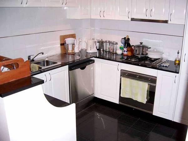 EXECUTIVE TOWNHOUSE Picture 1