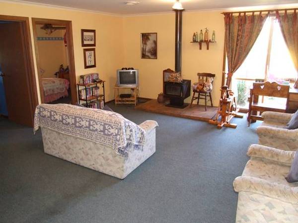 Tranquility By The Waters Edge Picture 3