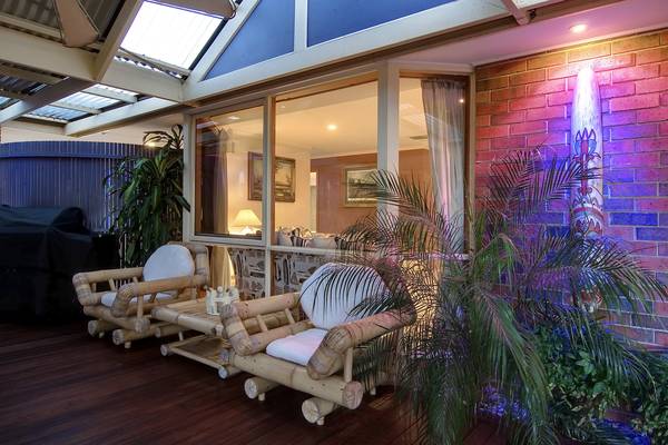 Grace, Space & A True Entertainers Delight Picture 3