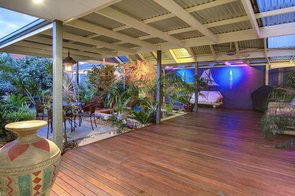 Grace, Space & A True Entertainers Delight Picture 2