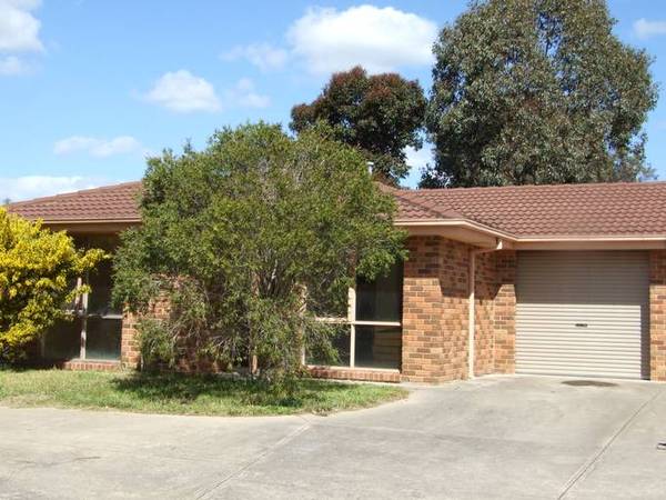 Revitalised 2 Bedroom Unit Picture 1