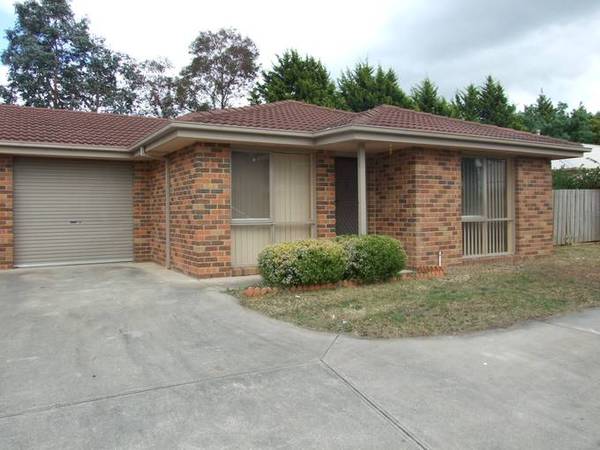 Neat 2 Bedroom Unit. Picture 1