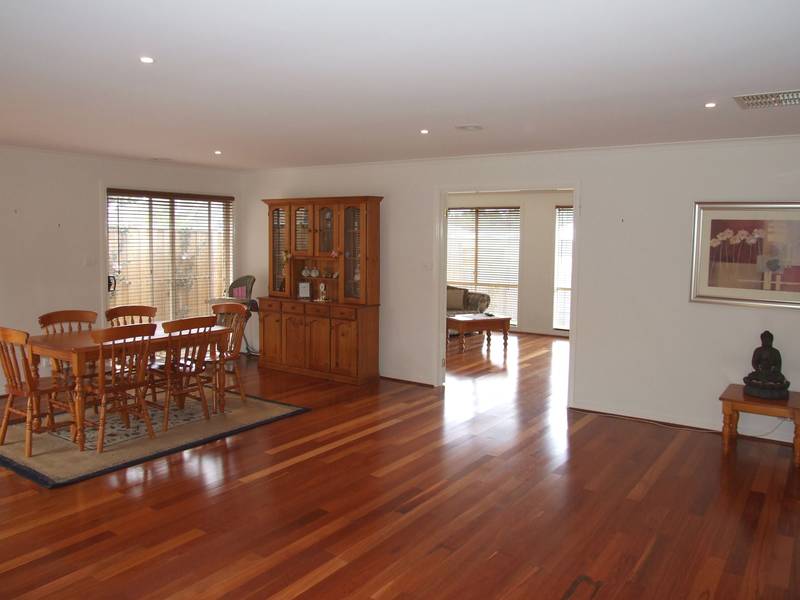 I Need A Big Family
- 4 Dominic Mews, Somerville Picture 3