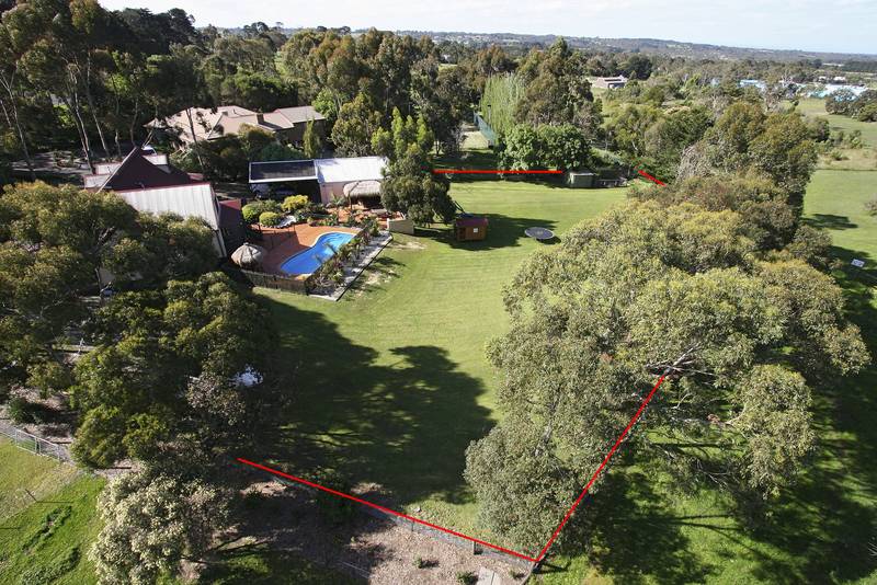 Character Family Residence On 1.25 Acres (approx) Picture 1