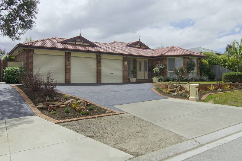 Fantastic Family LIving Picture 1