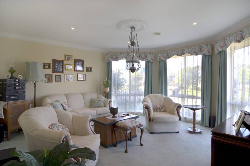 Fantastic Family LIving Picture 2