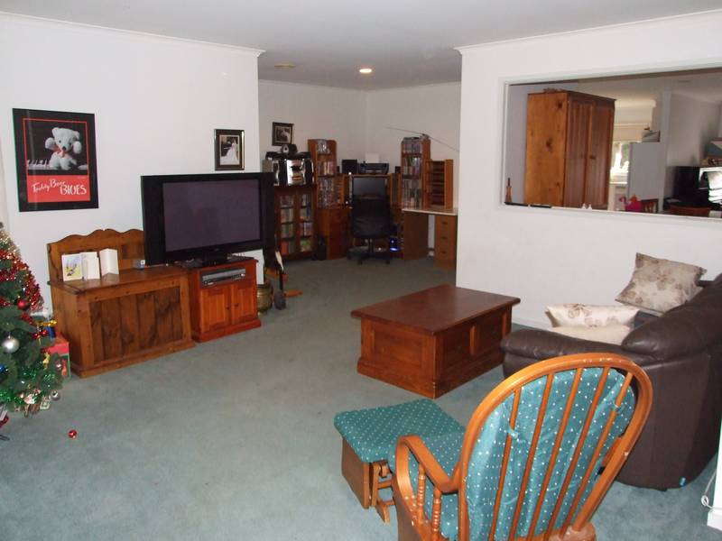 Fantastic Home & Great Location Picture 3