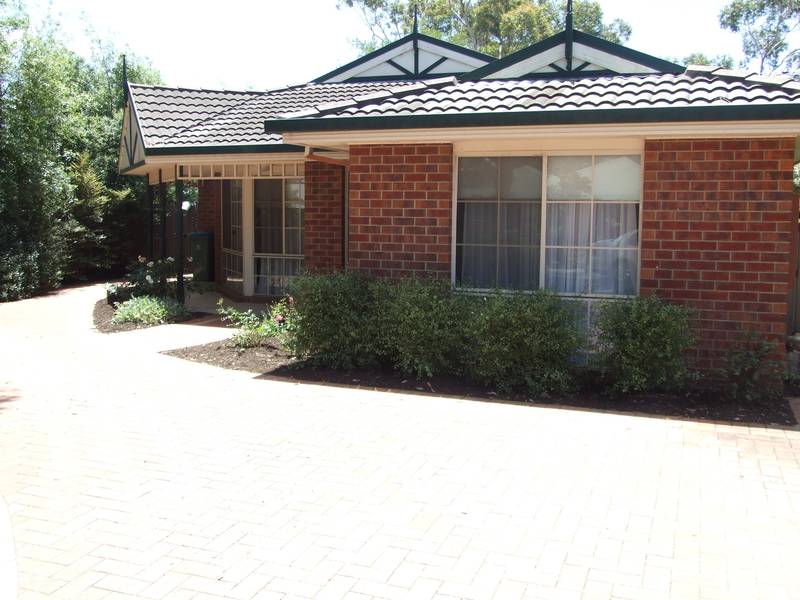 Fantastic Home & Great Location Picture 1