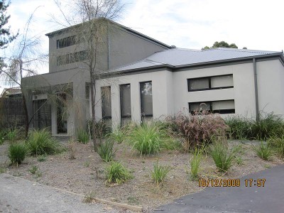 YOUNG TOWNHOUSE CLOSE TO CENTRAL SOMERVILLE Picture