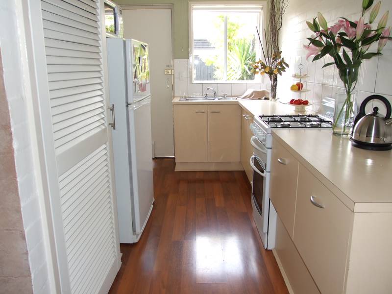 Cosy & Close To Town Picture 2