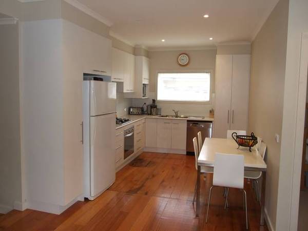 Exclusive Cliff Road Precinct Picture 3