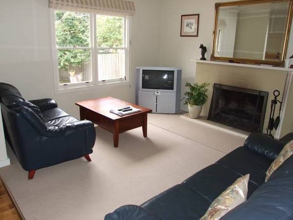 Exclusive Cliff Road Precinct Picture 2