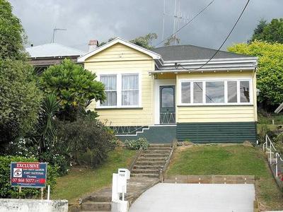 HANDY TO TOWN Picture HANDY TO TOWN Picture