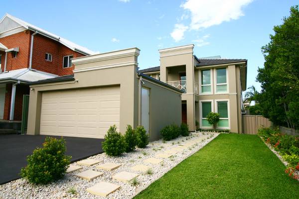 KNOCK KNOCK Picture 1