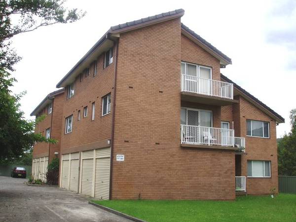 Renovated unit! Picture 1