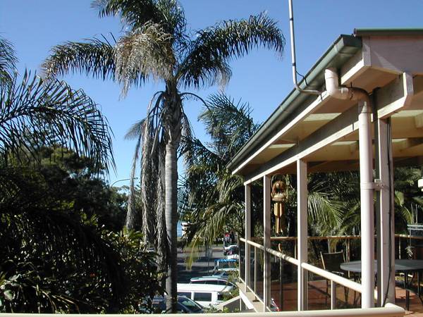 THE ULTIMATE BEACHFRONT POSITION Picture 3