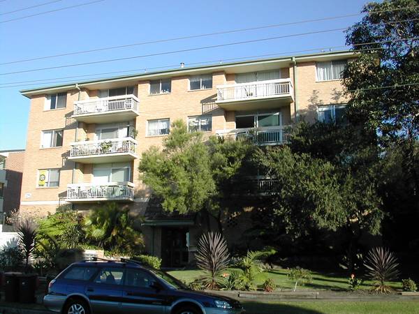 CONVENIENTLY LOCATED TWO BEDROOM UNIT Picture CONVENIENTLY LOCATED TWO BEDROOM UNIT Picture