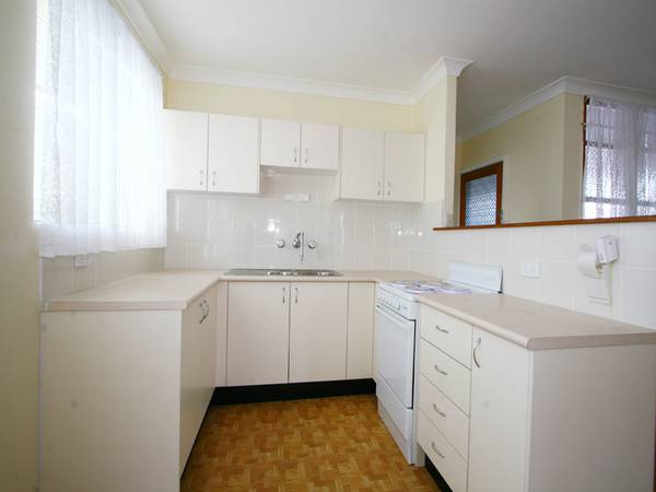 CENTRALLY LOCATED TWO BEDROOM UNIT Picture CENTRALLY LOCATED TWO BEDROOM UNIT Picture
