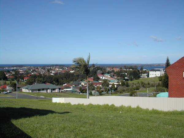 LAKE AND OCEAN VIEWS Picture 2