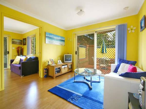 WALKING DISTANCE TO THE BEACH Picture