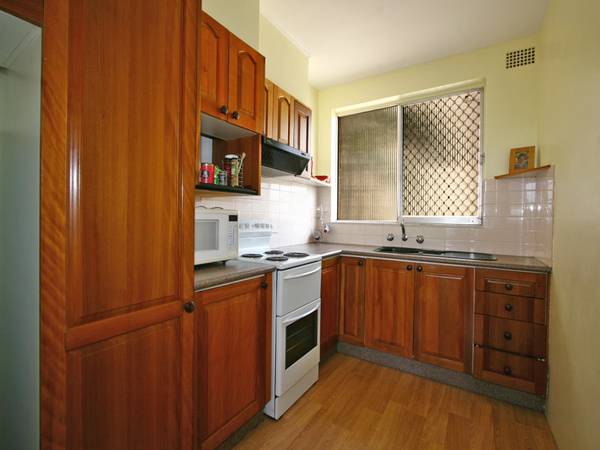 FIRST HOME BUYER OR ASTUTE INVESTOR Picture 3