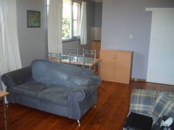 Renovated Unit Close to Uni!! Picture Renovated Unit Close to Uni!! Picture